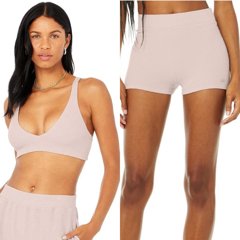 (SET) ALO Yoga Micro Waffle Pleasant Bra and Boy Shorts S Dusty Pink